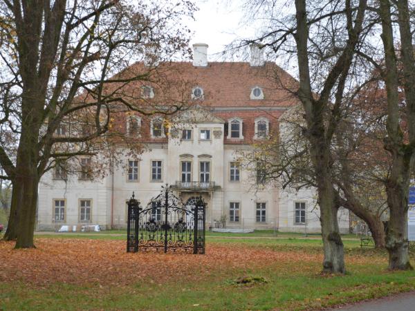 Ivenack-Schloß.jpg