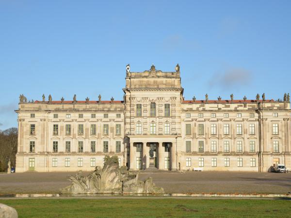 Ludwigslust-Schloß.jpg