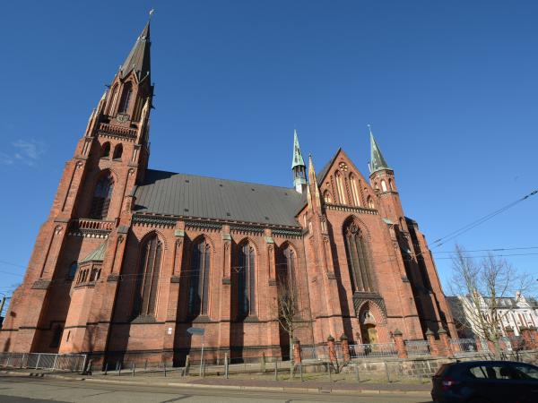 Schwerin-Paulskirche.jpg
