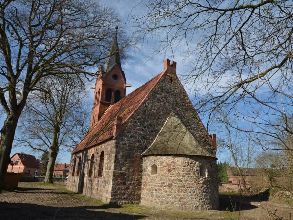 Wernikow-Kirche.jpg